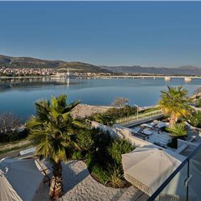 Selection of 5 bedroom seafront villas with heated pool on Ciovo near Trogir, sleeps 10